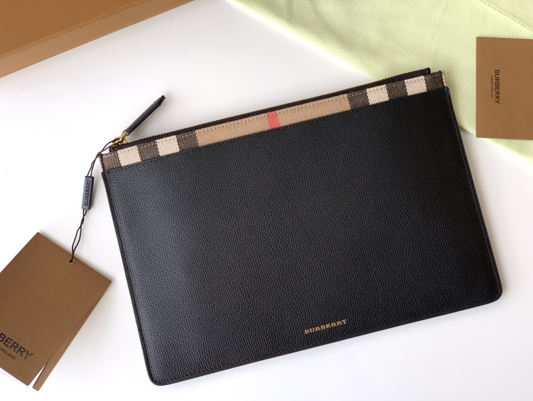 Burberry_Wallet-30_x_20_